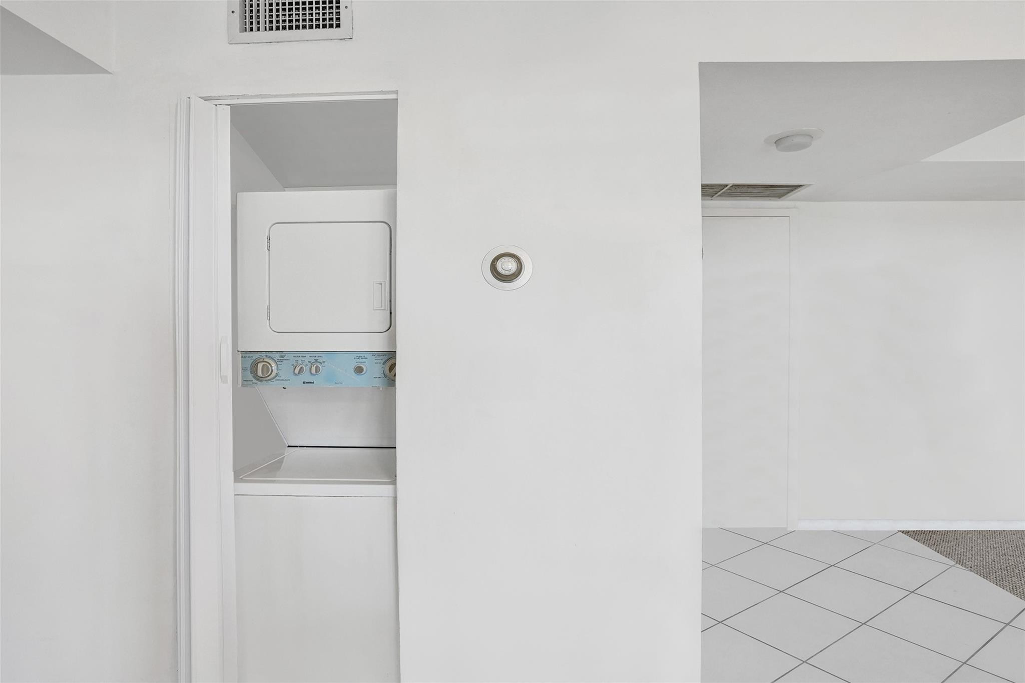 2500 NE 48th #603, Fort Lauderdale FL 33308