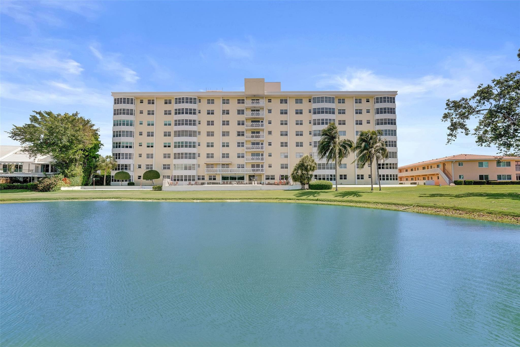 2500 NE 48th #603, Fort Lauderdale FL 33308
