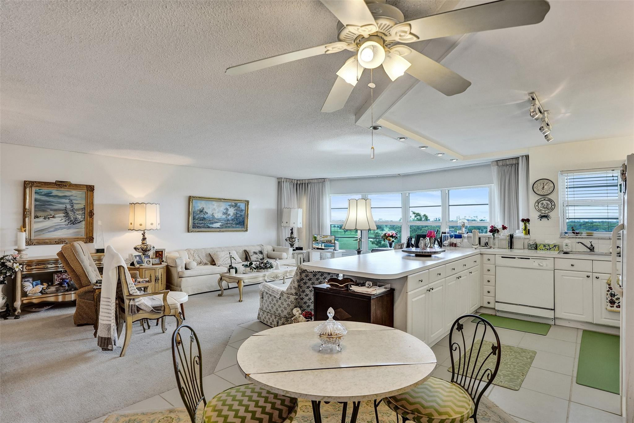 2500 NE 48th #603, Fort Lauderdale FL 33308
