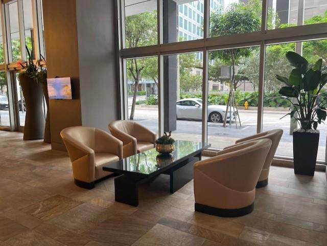 55 SE 6th St #2708, Miami FL 33131
