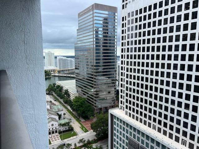 55 SE 6th St #2708, Miami FL 33131