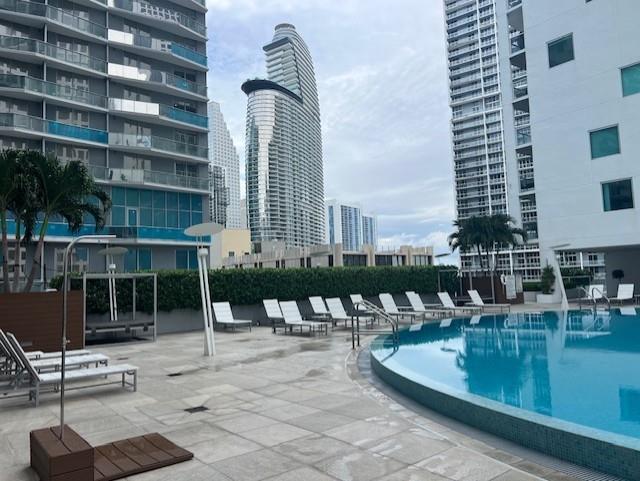 55 SE 6th St #2708, Miami FL 33131
