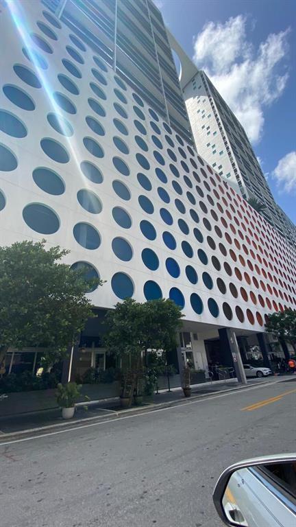 55 SE 6th St #2708, Miami FL 33131