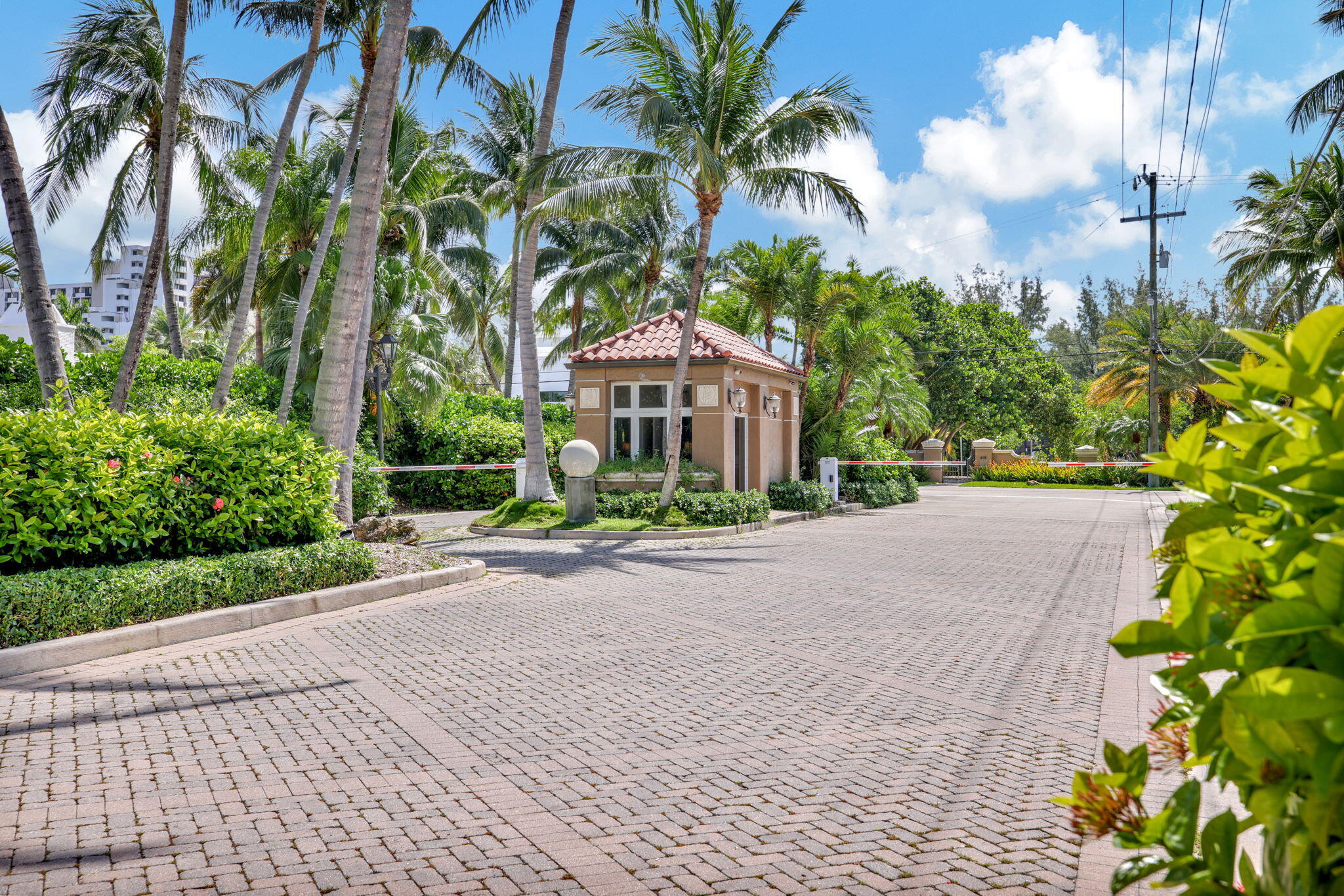 1518 E Lake, Fort Lauderdale FL 33316