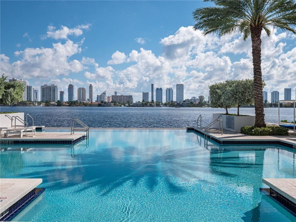 17111 Biscayne #2105 + 1 BOAT SLIP 100 ft, North Miami Beach FL 33160