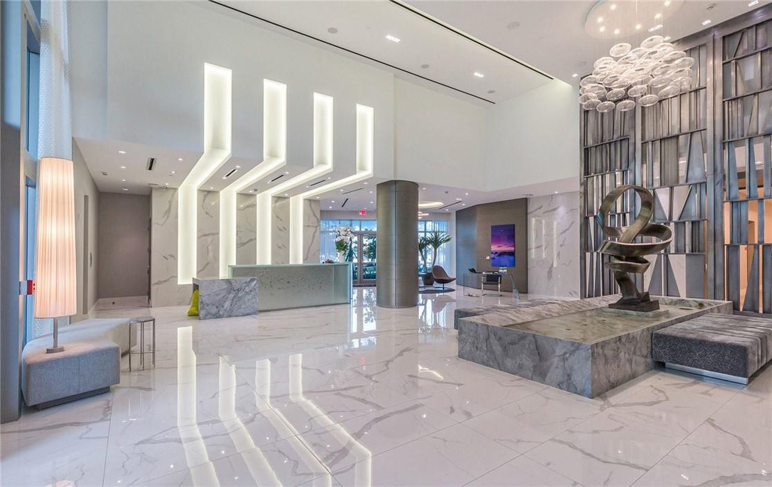 17111 Biscayne #2105 + 1 BOAT SLIP 100 ft, North Miami Beach FL 33160