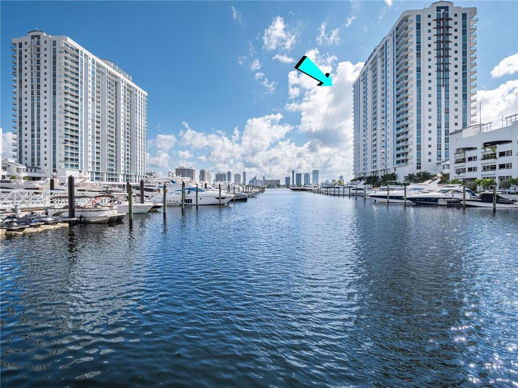 17111 Biscayne #2105 + 1 BOAT SLIP 100 ft, North Miami Beach FL 33160