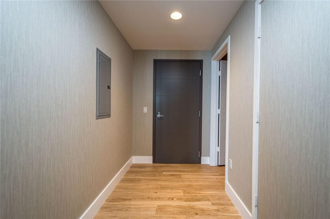 17111 Biscayne #2105 + 1 BOAT SLIP 100 ft, North Miami Beach FL 33160