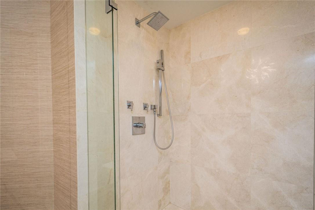 17111 Biscayne #2105 + 1 BOAT SLIP 100 ft, North Miami Beach FL 33160