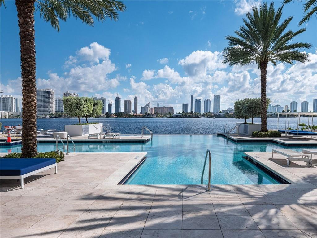 17111 Biscayne #2105 + 1 BOAT SLIP 100 ft, North Miami Beach FL 33160