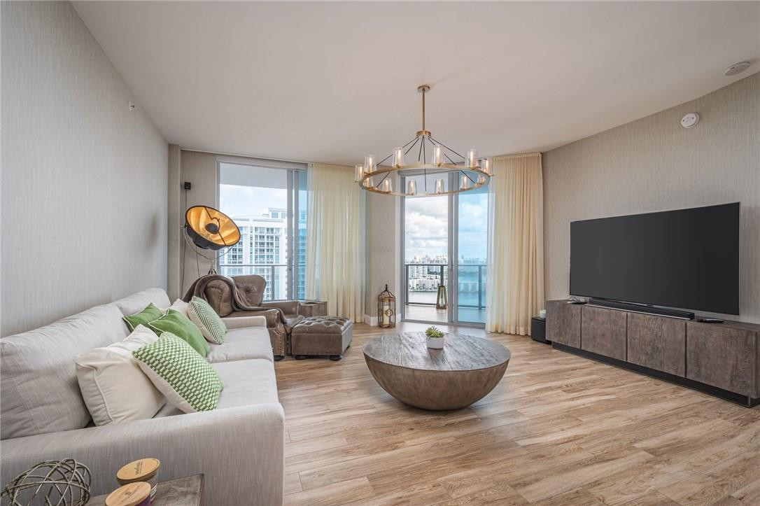 17111 Biscayne #2105 + 1 BOAT SLIP 100 ft, North Miami Beach FL 33160