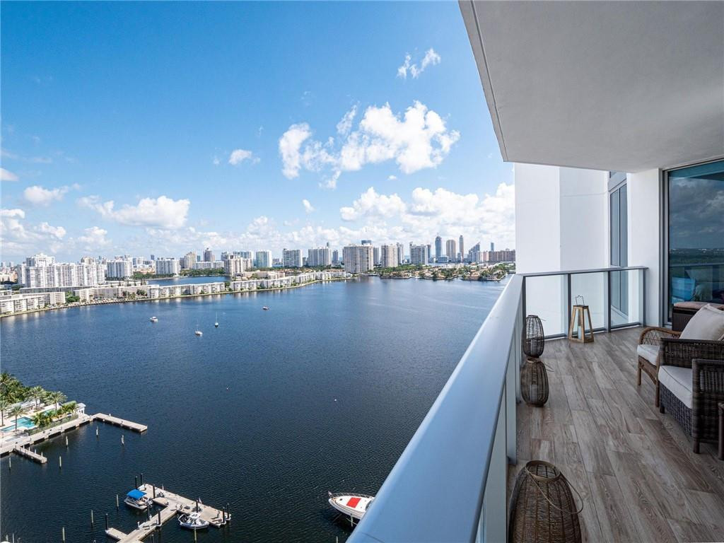 17111 Biscayne #2105 + 1 BOAT SLIP 100 ft, North Miami Beach FL 33160