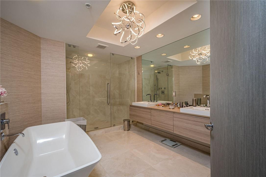 17111 Biscayne #2105 + 1 BOAT SLIP 100 ft, North Miami Beach FL 33160