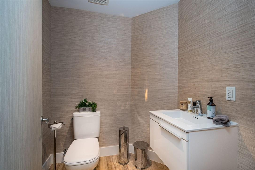 17111 Biscayne #2105 + 1 BOAT SLIP 100 ft, North Miami Beach FL 33160