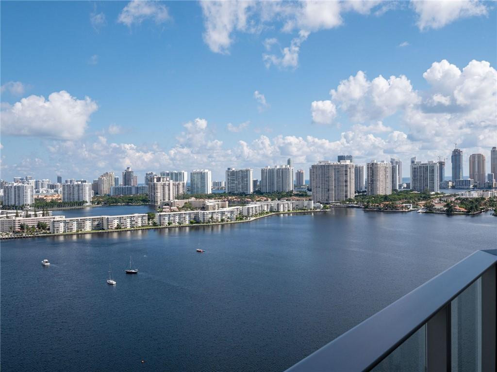 17111 Biscayne #2105 + 1 BOAT SLIP 100 ft, North Miami Beach FL 33160