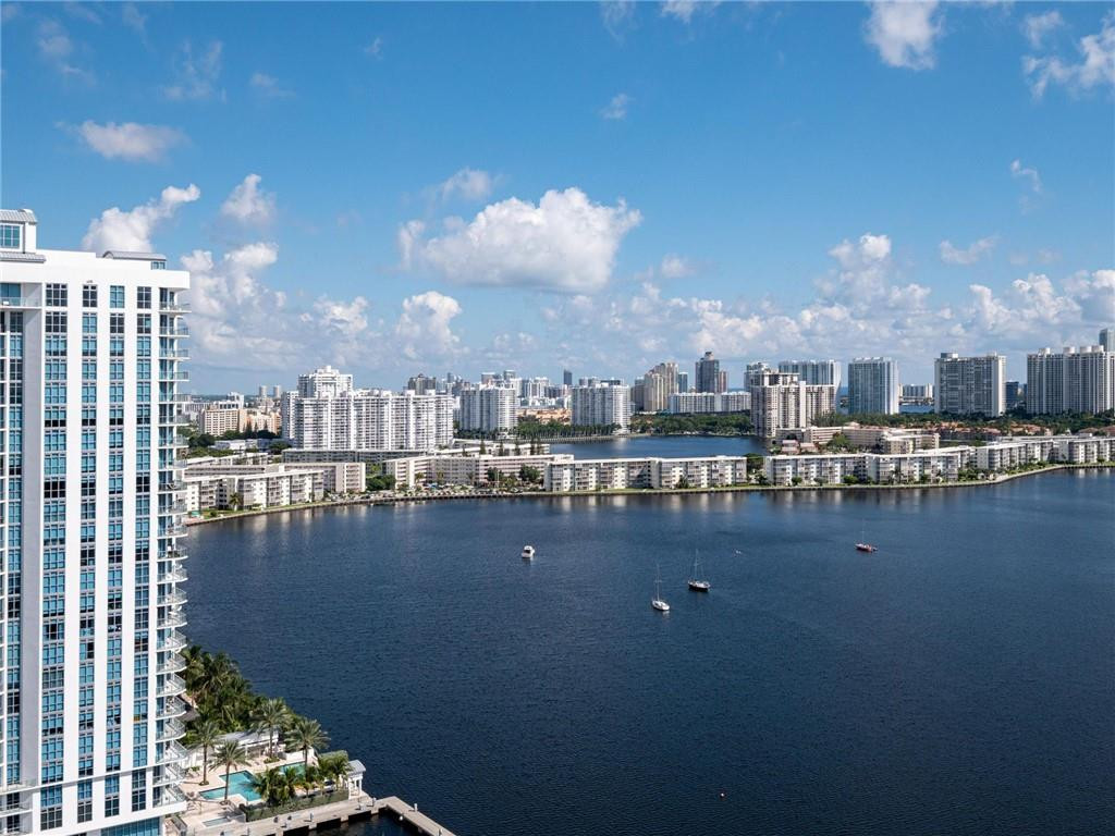 17111 Biscayne #2105 + 1 BOAT SLIP 100 ft, North Miami Beach FL 33160