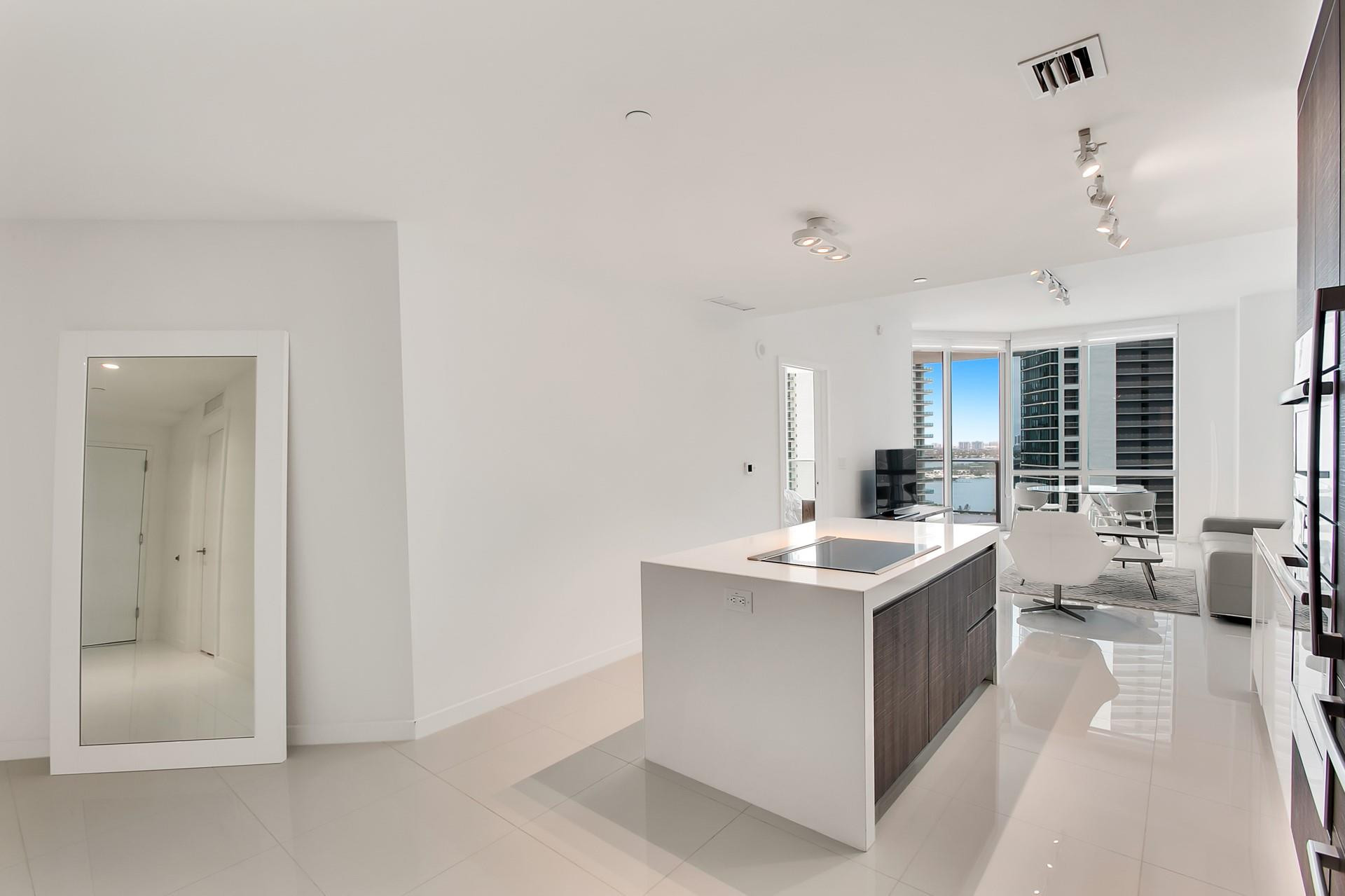 851 NE 1st #2005, Miami FL 33132
