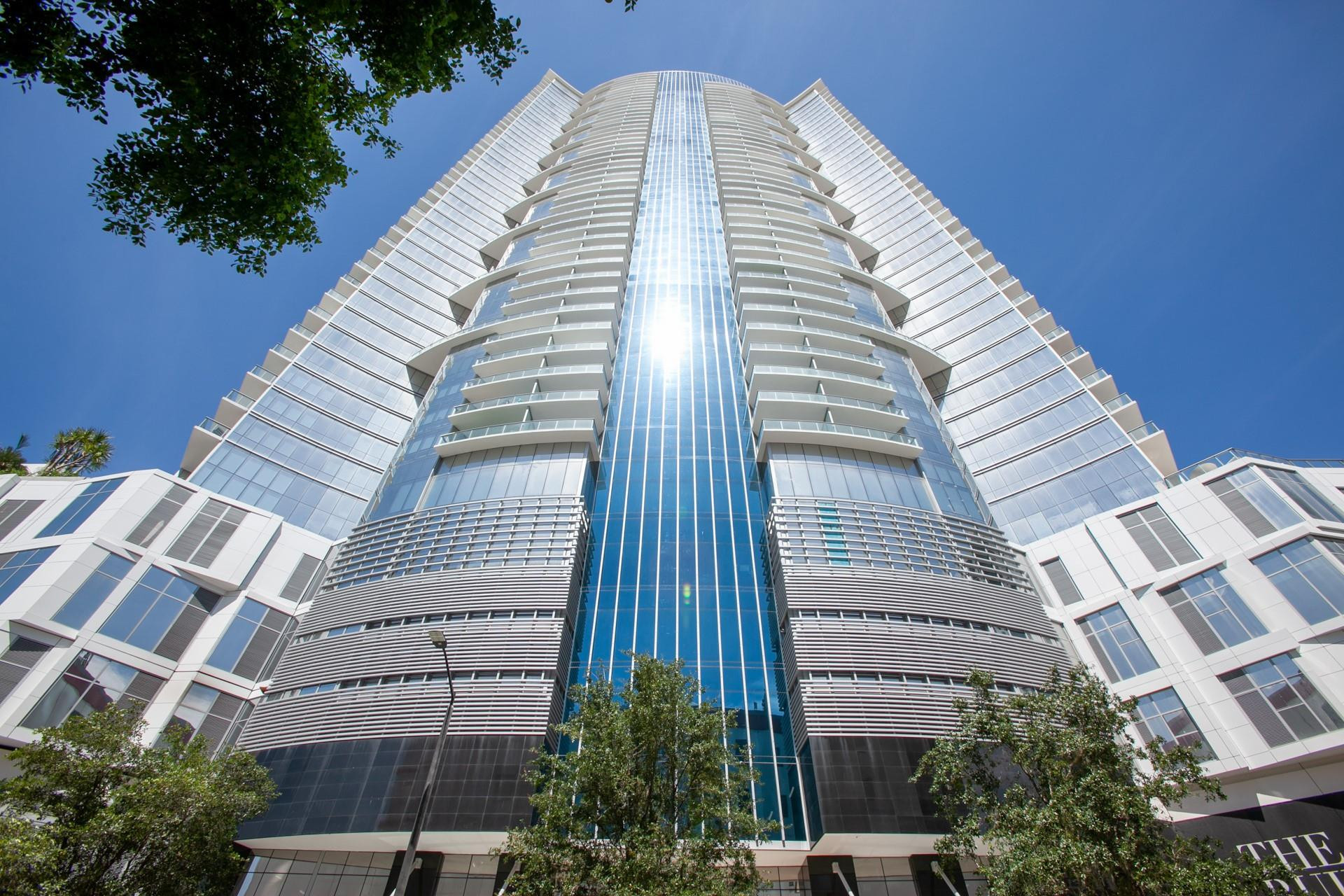 851 NE 1st #2005, Miami FL 33132
