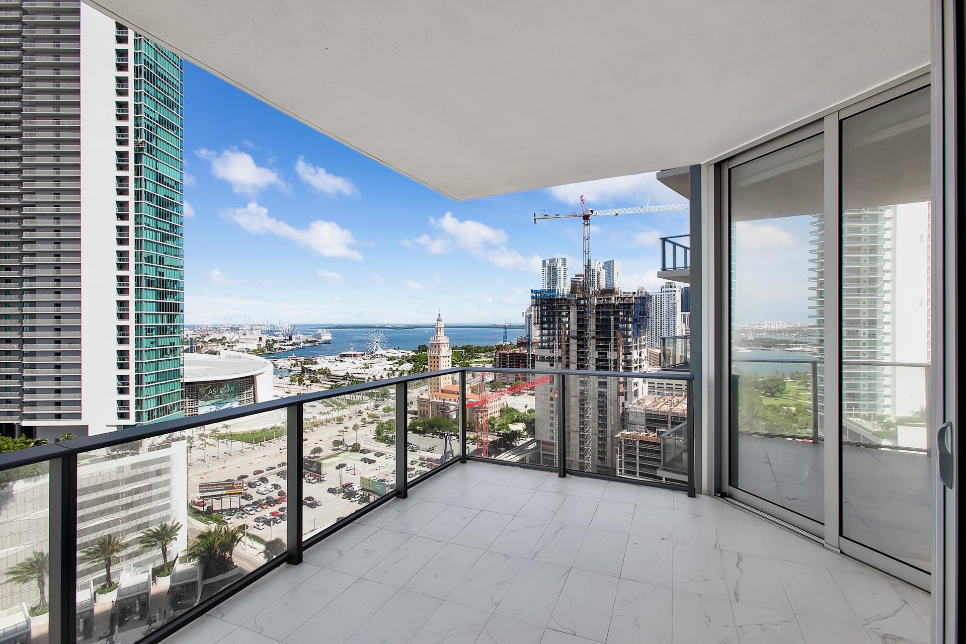851 NE 1st #2005, Miami FL 33132