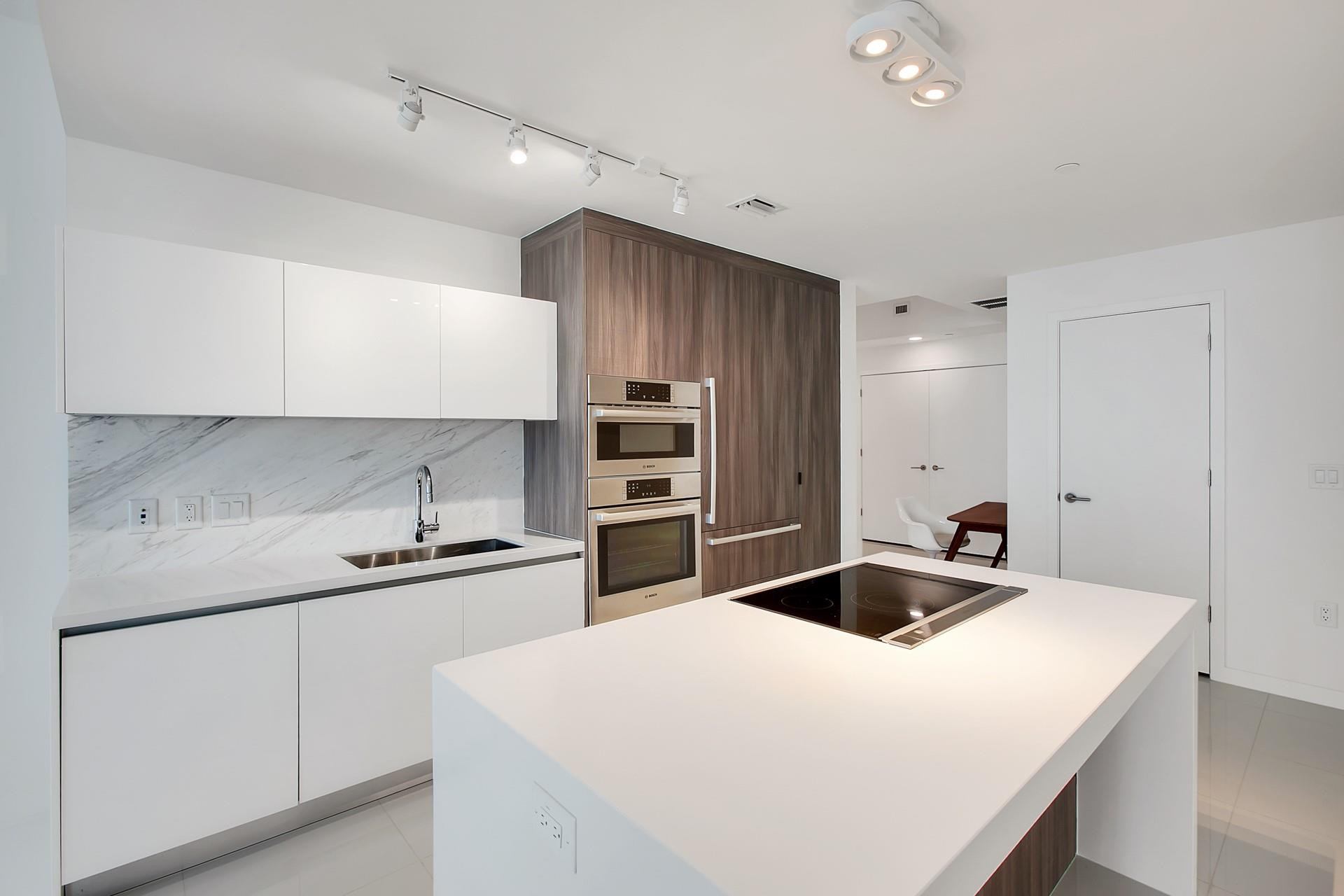 851 NE 1st #2005, Miami FL 33132