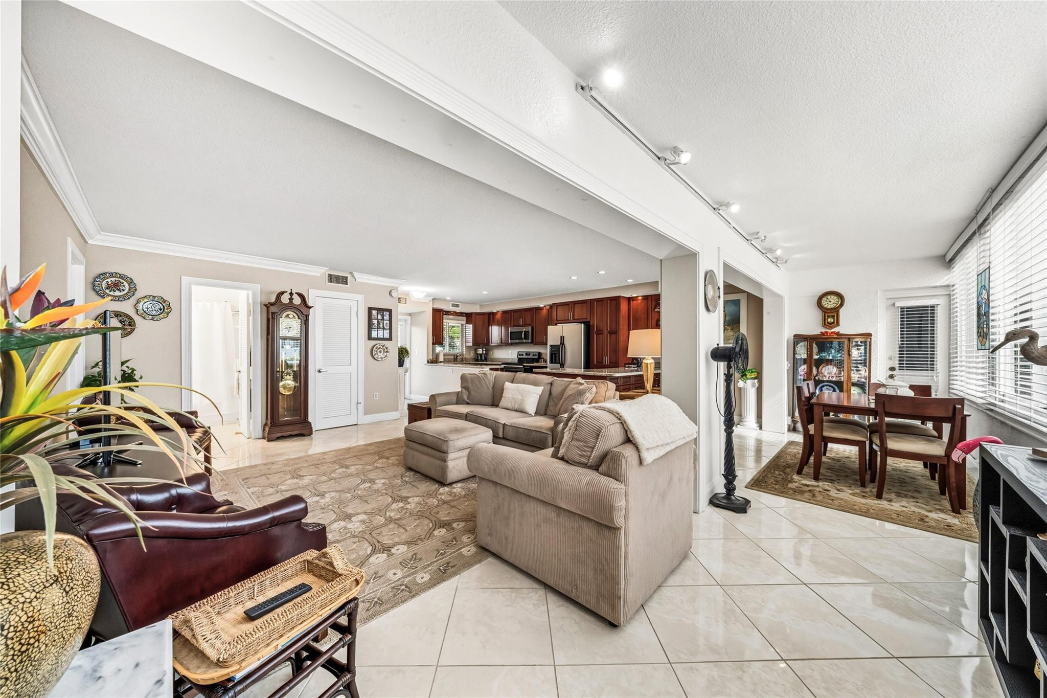 1000 SE 4th #117 & 118, Fort Lauderdale FL 33301