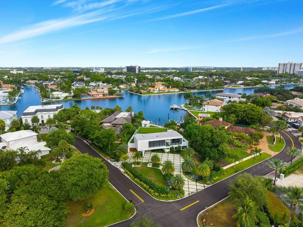 19 Gatehouse, Sea Ranch Lakes FL 33308