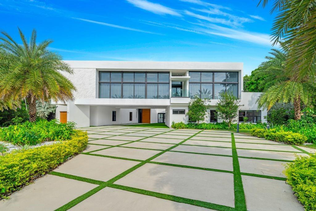 19 Gatehouse, Sea Ranch Lakes FL 33308