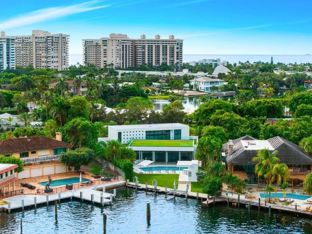 19 Gatehouse, Sea Ranch Lakes FL 33308