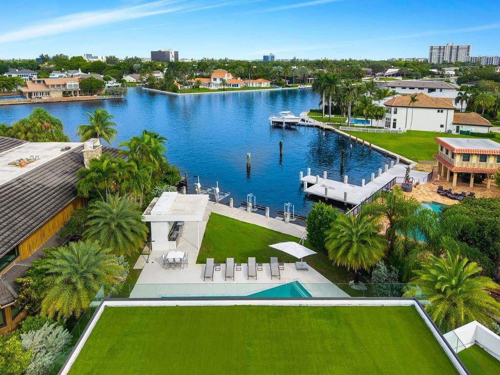 19 Gatehouse, Sea Ranch Lakes FL 33308