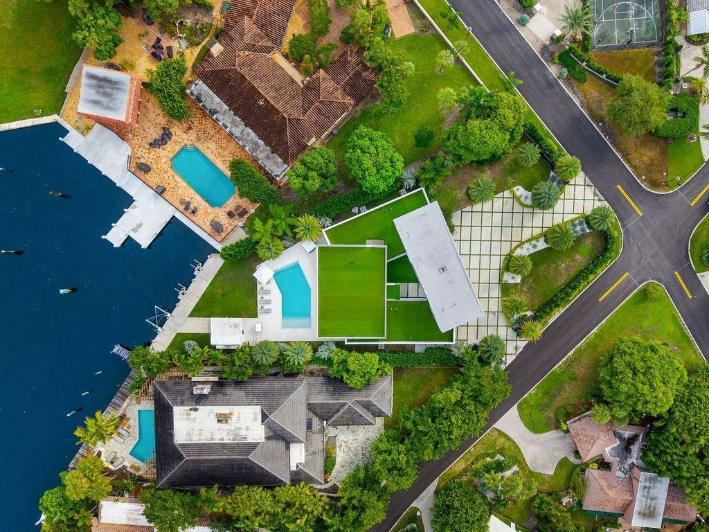 19 Gatehouse, Sea Ranch Lakes FL 33308