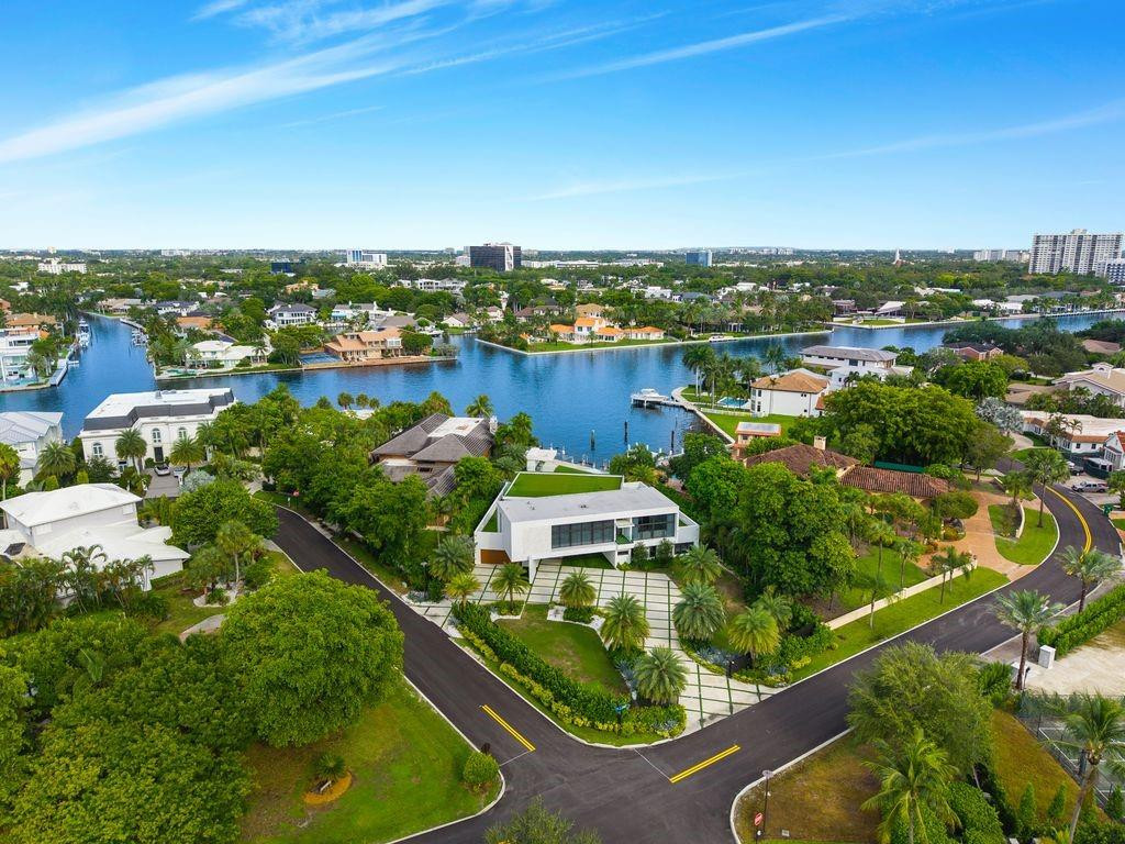19 Gatehouse, Sea Ranch Lakes FL 33308