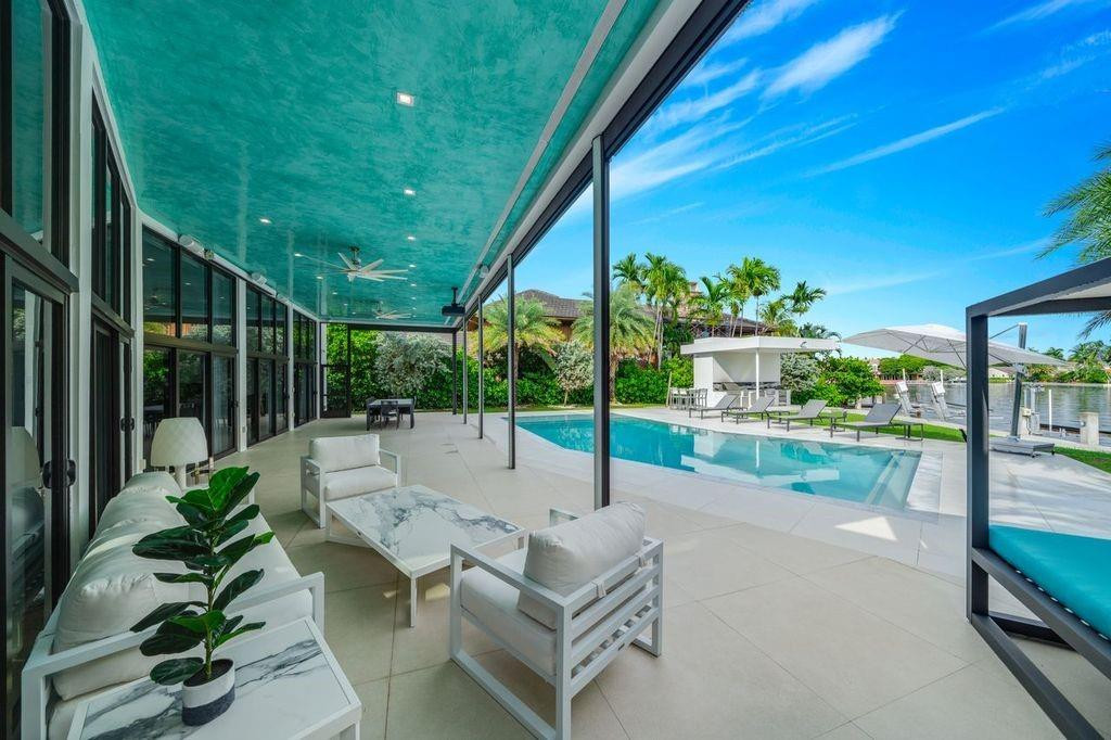 19 Gatehouse, Sea Ranch Lakes FL 33308