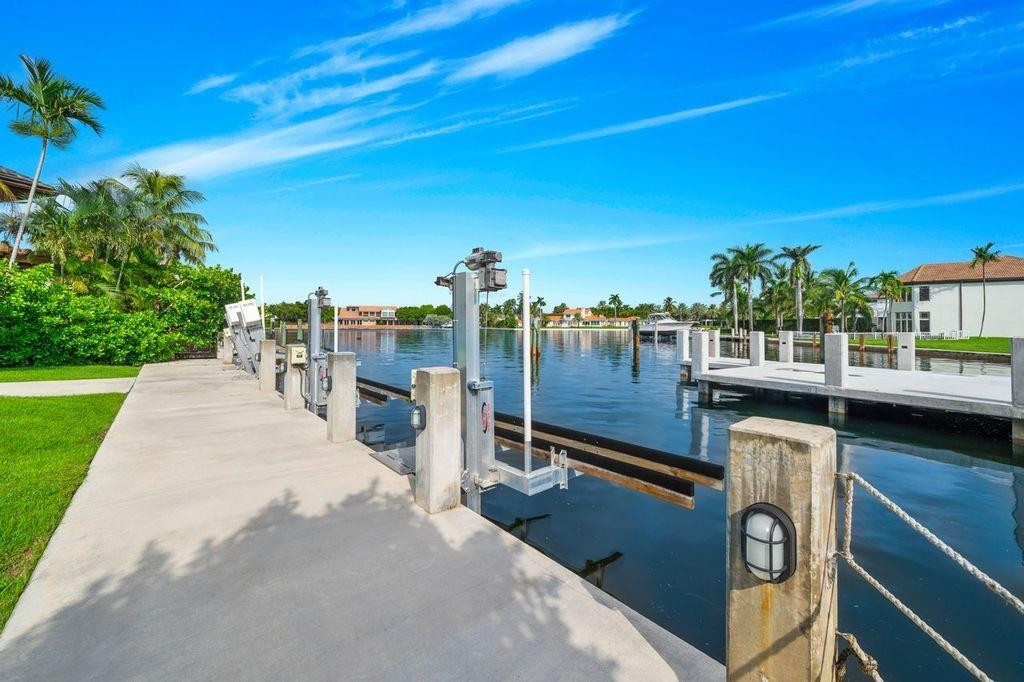 19 Gatehouse, Sea Ranch Lakes FL 33308