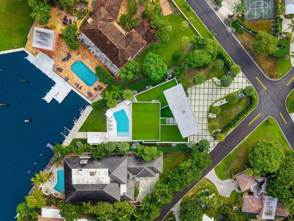 19 Gatehouse, Sea Ranch Lakes FL 33308