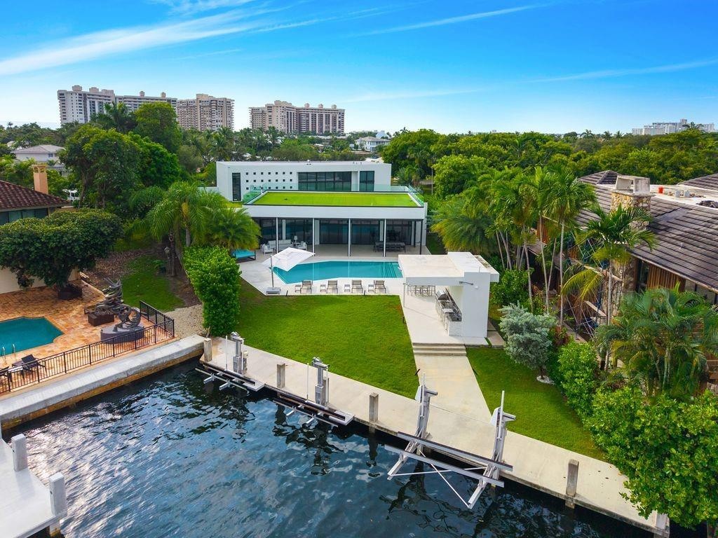19 Gatehouse, Sea Ranch Lakes FL 33308