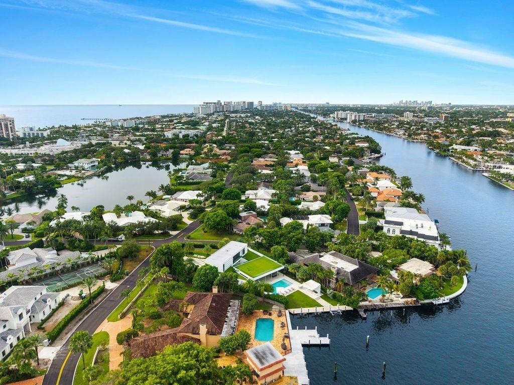 19 Gatehouse, Sea Ranch Lakes FL 33308