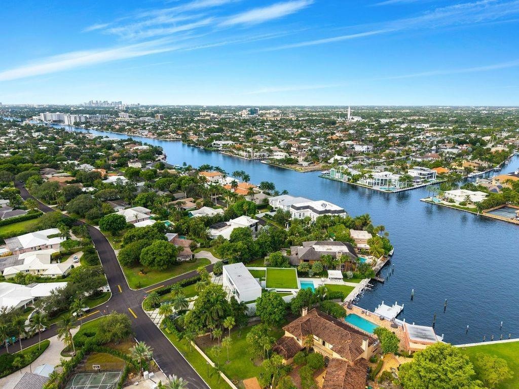 19 Gatehouse, Sea Ranch Lakes FL 33308