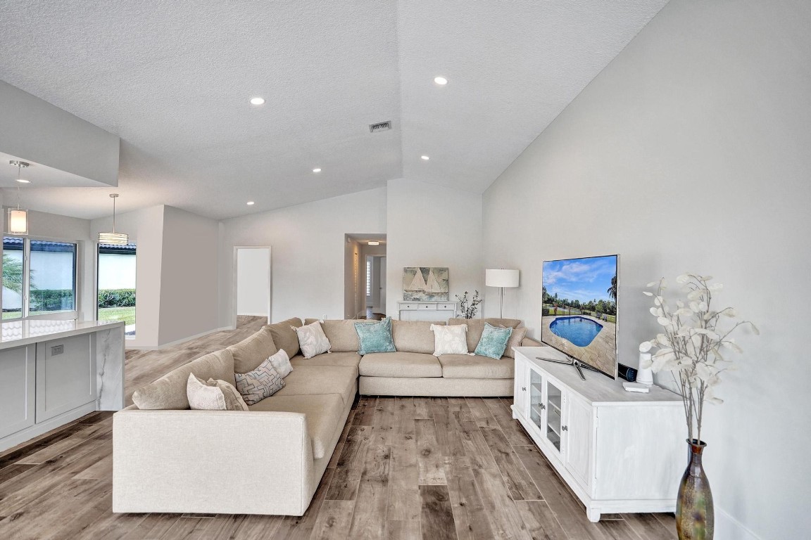 21464 Bridge View, Boca Raton FL 33428
