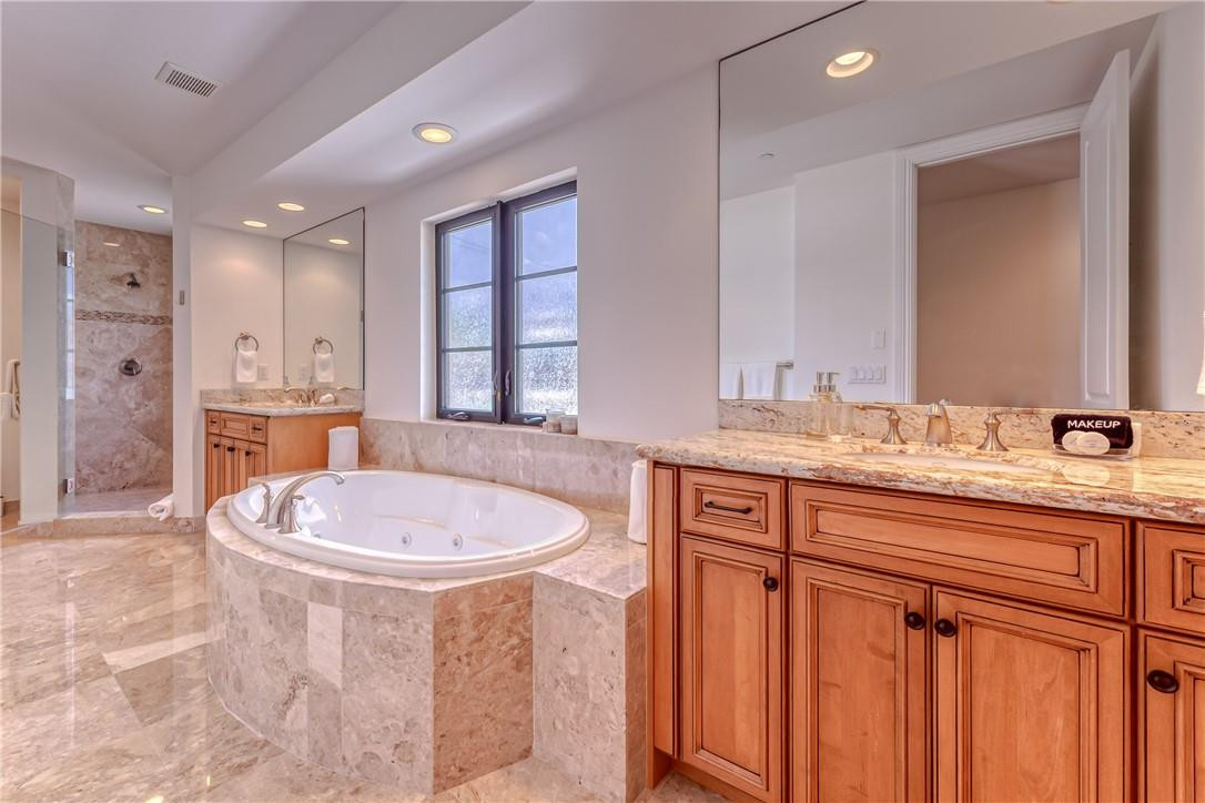 1206 NE 1st #1206, Fort Lauderdale FL 33301