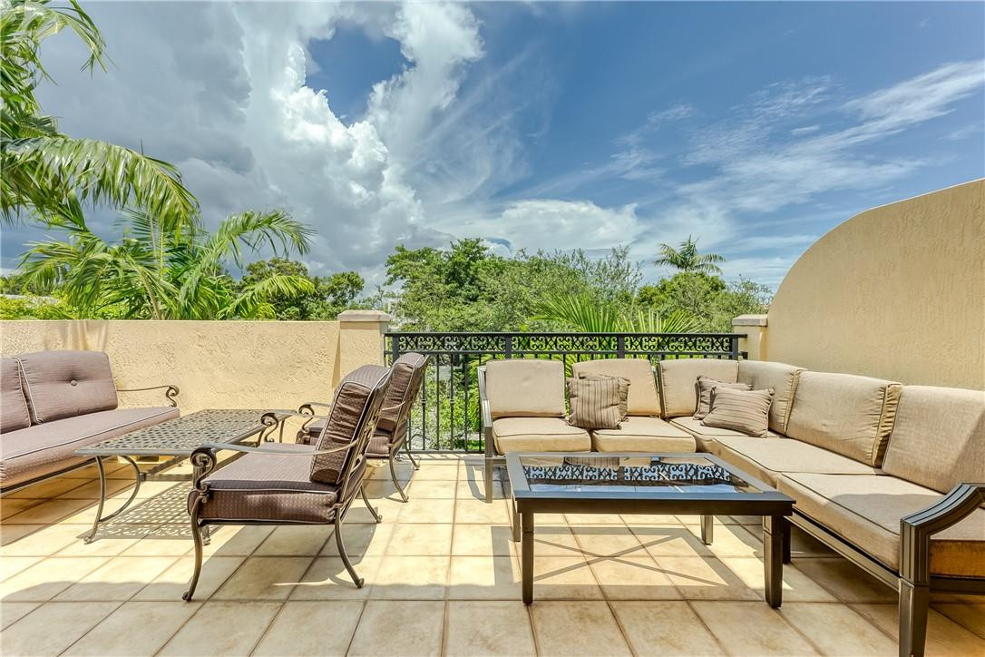1206 NE 1st #1206, Fort Lauderdale FL 33301