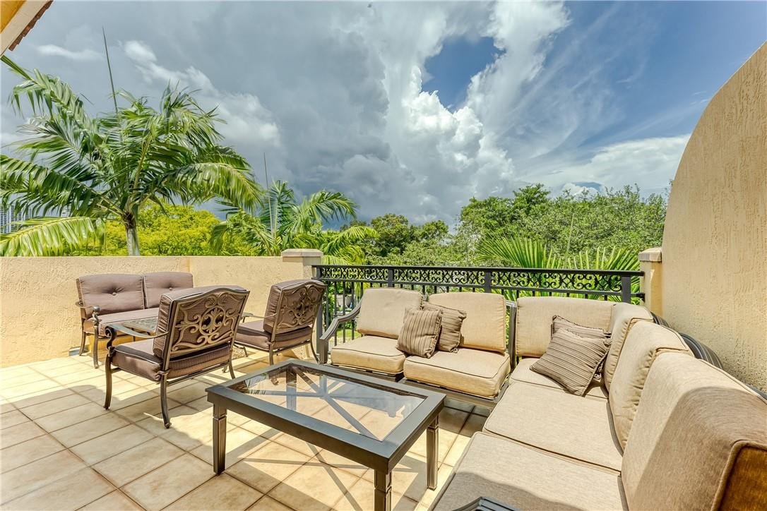 1206 NE 1st #1206, Fort Lauderdale FL 33301