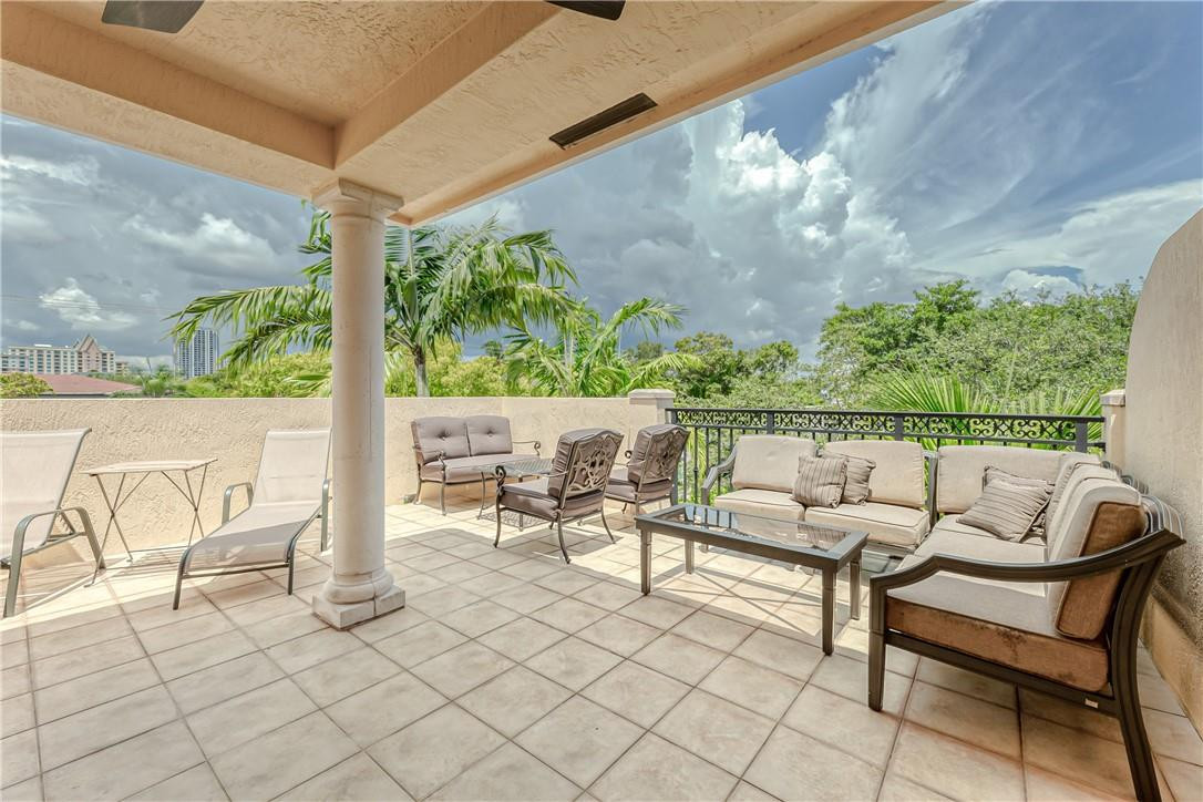 1206 NE 1st #1206, Fort Lauderdale FL 33301