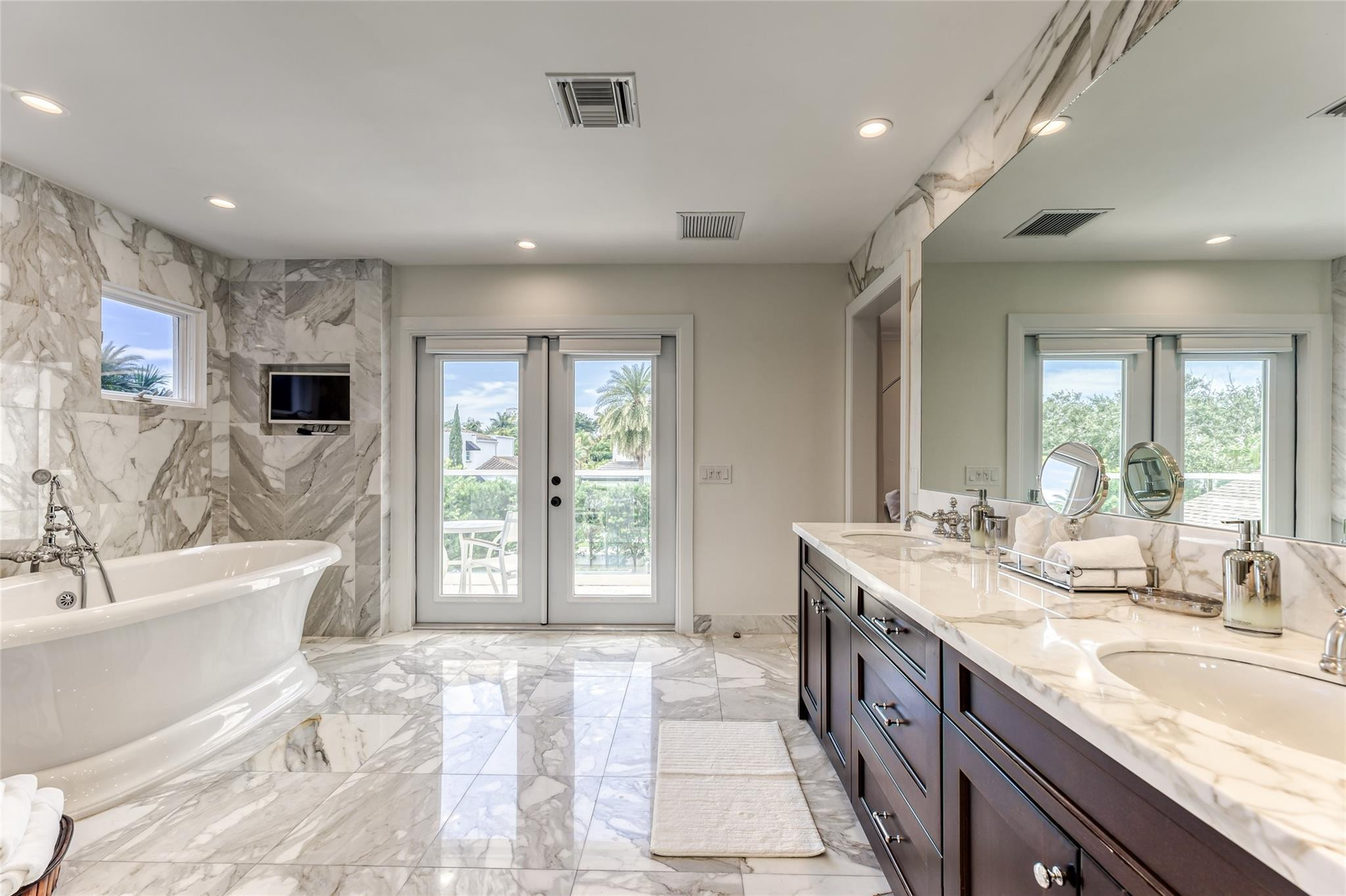 524 Poinciana, Fort Lauderdale FL 33301