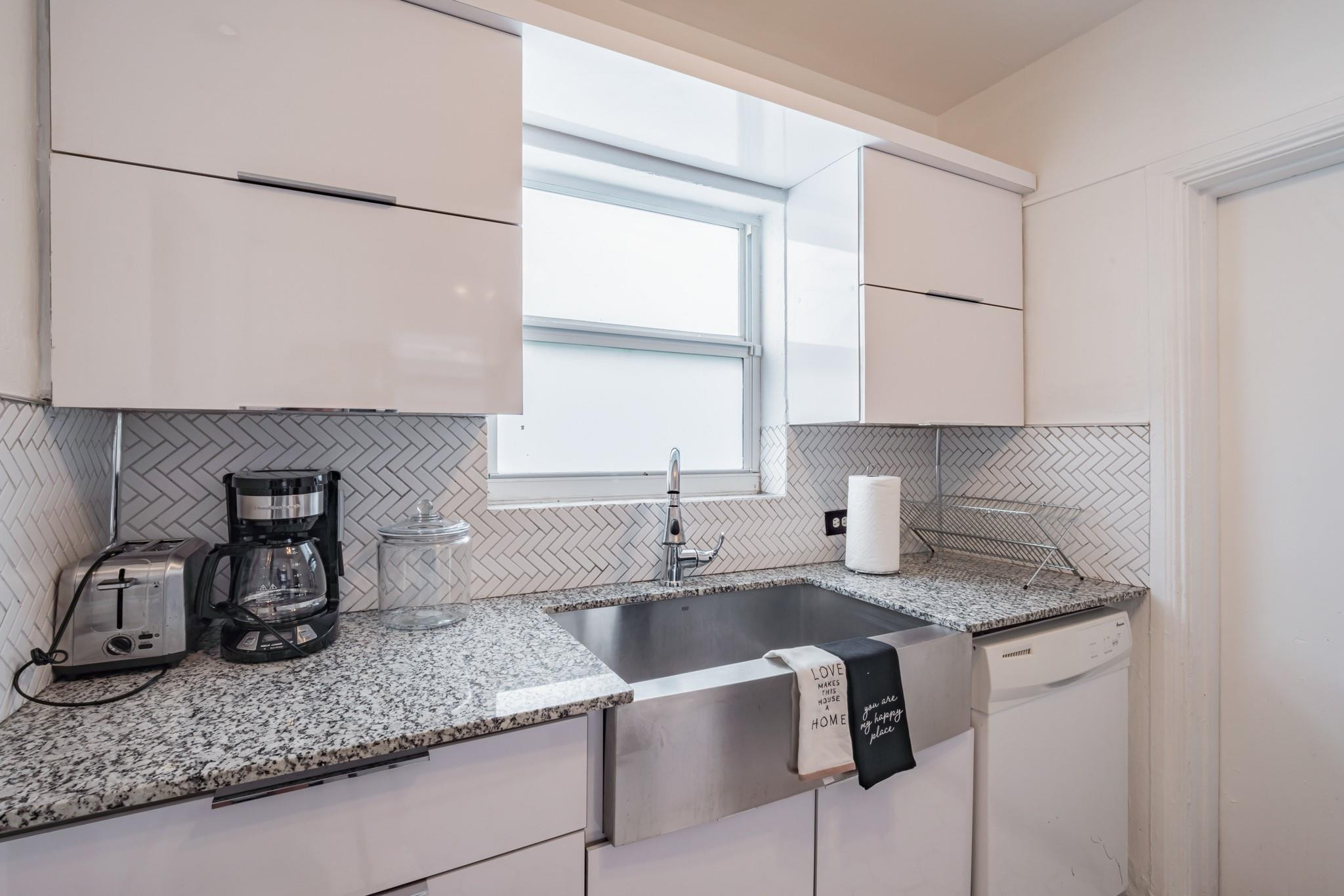 1016 42, Miami FL 33127
