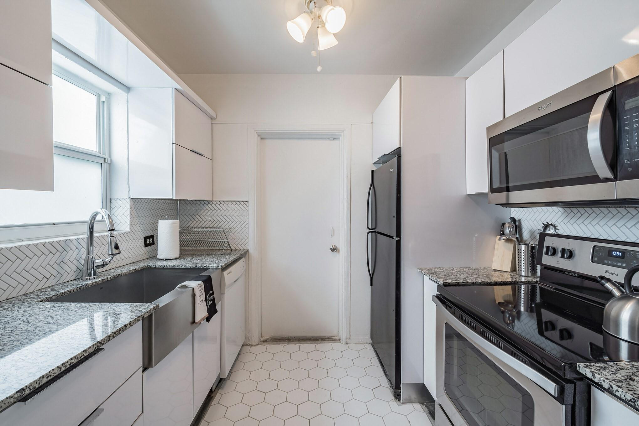 1016 42, Miami FL 33127
