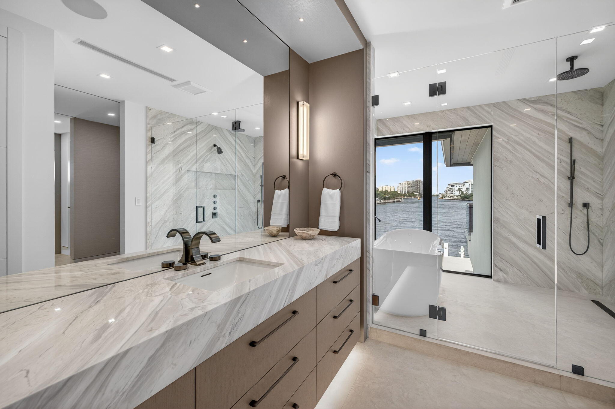 2533 Aqua Vista, Fort Lauderdale FL 33301