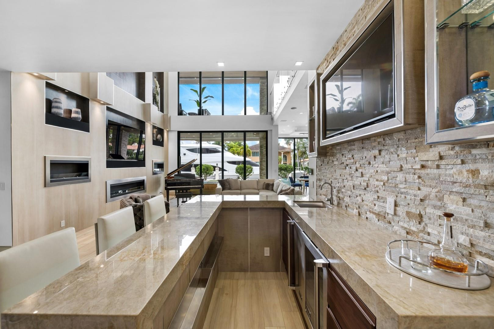 2437 Delmar, Fort Lauderdale FL 33301