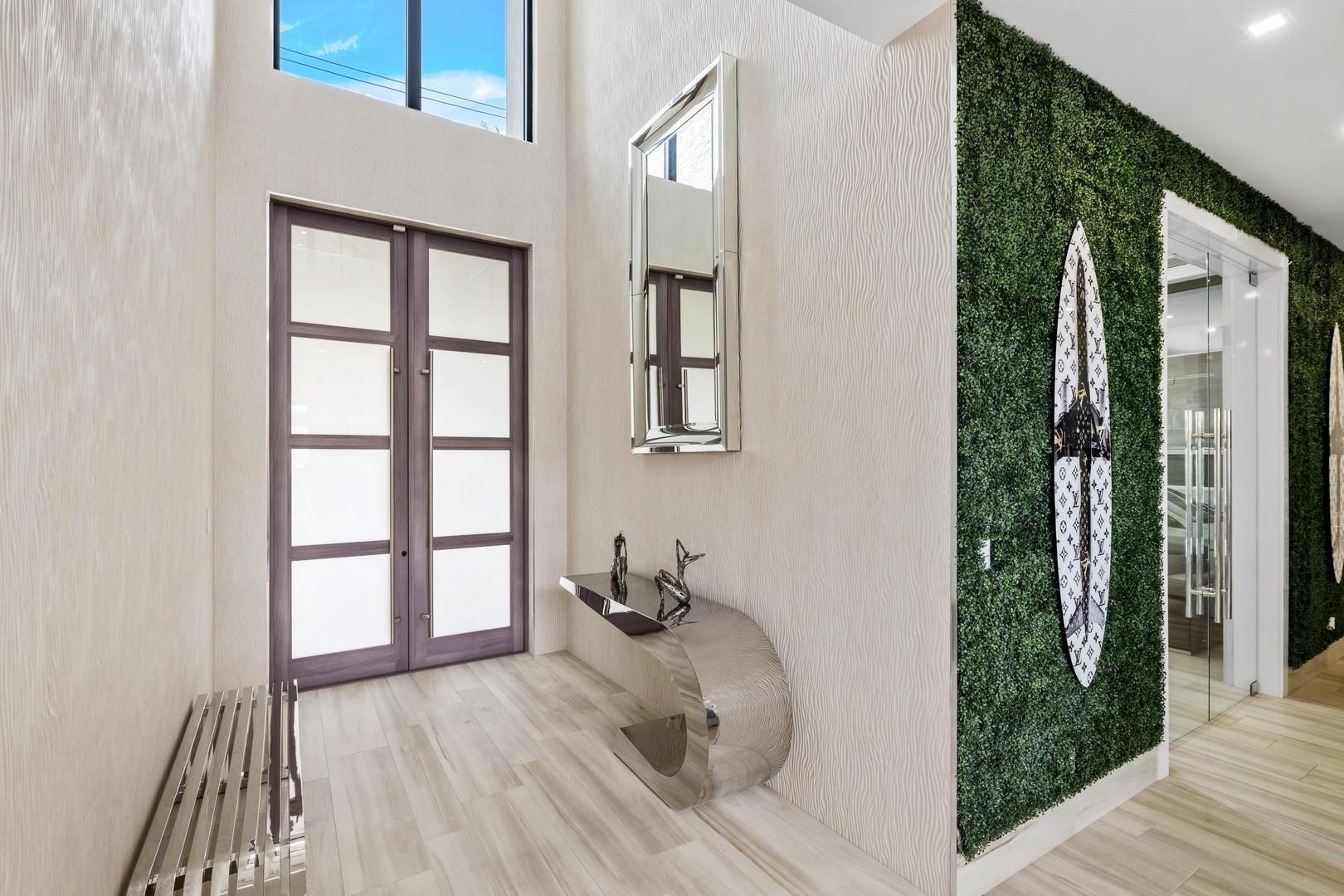 2437 Delmar, Fort Lauderdale FL 33301