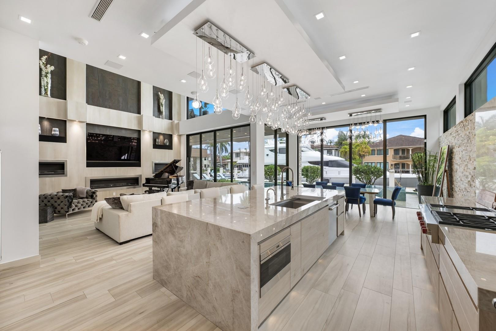 2437 Delmar, Fort Lauderdale FL 33301