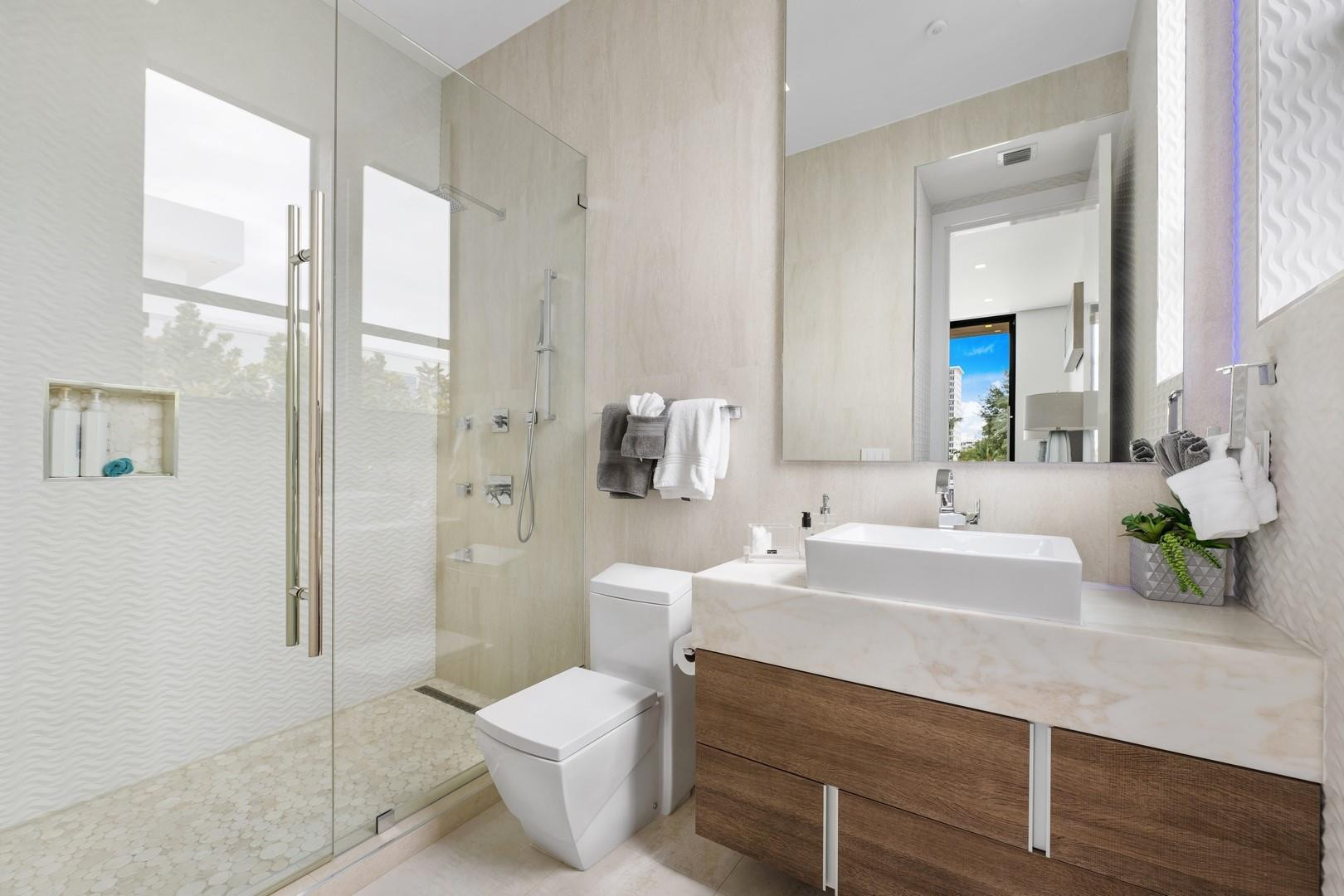 2437 Delmar, Fort Lauderdale FL 33301